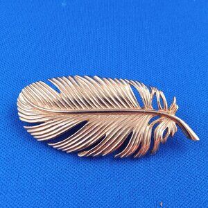 Vintage mid century gold tone feather pin